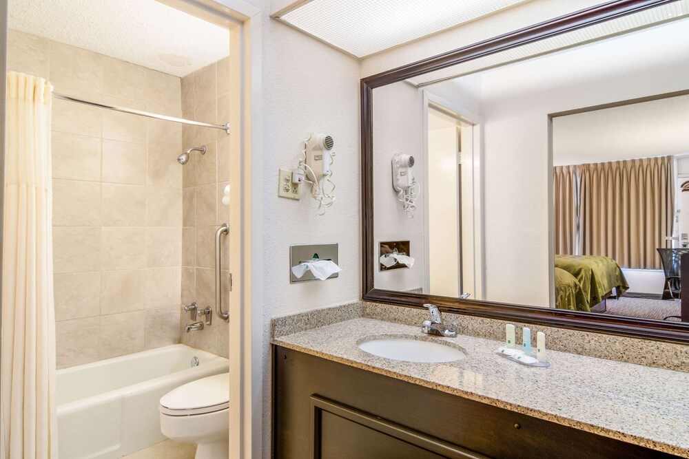 Quality Inn Suwanee I-85 19/39