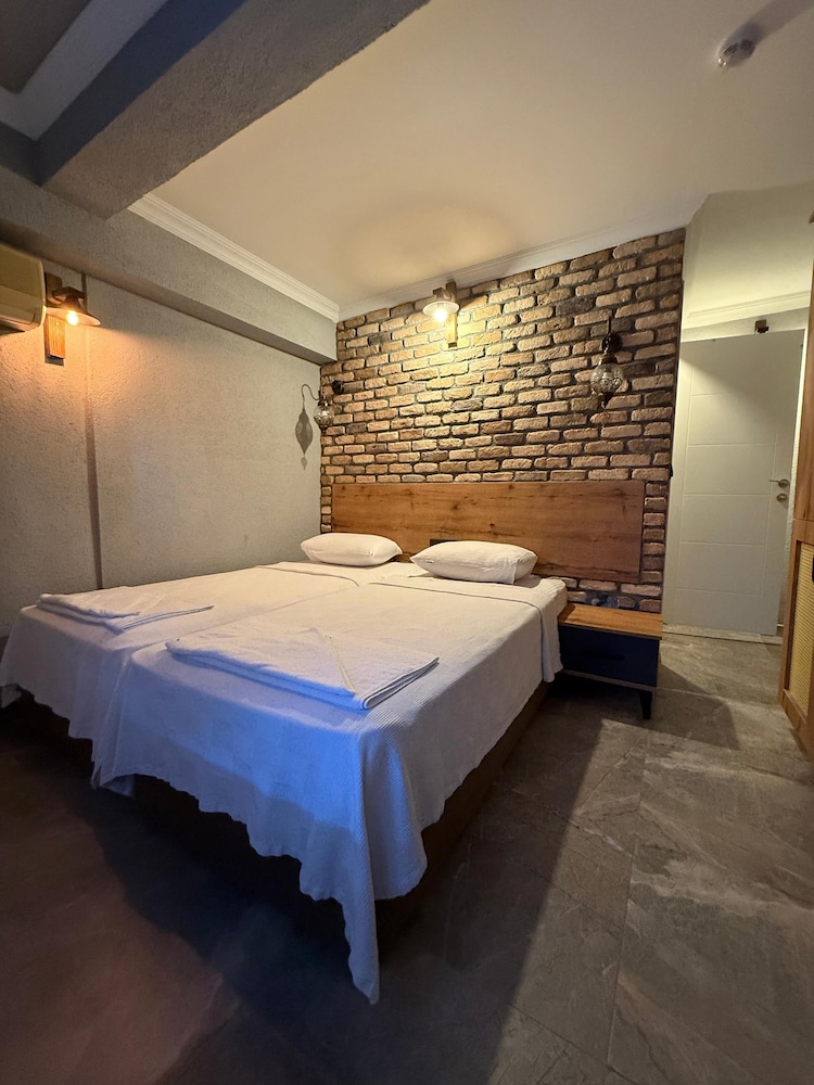 Olsen Hotels 19/48