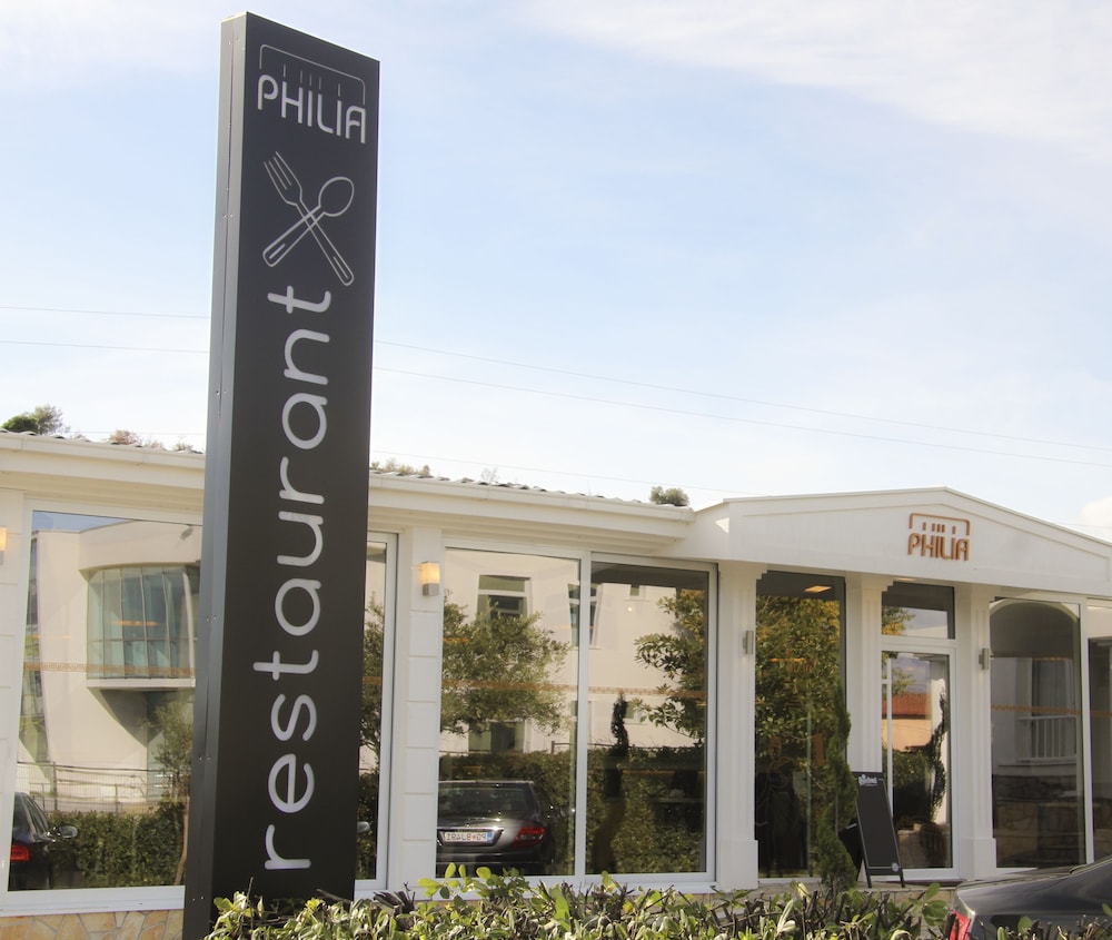 Philia Hotel 3/48