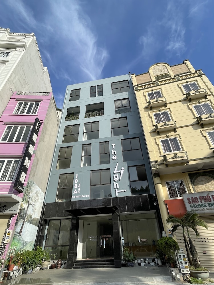 The Light Hotel 2/69