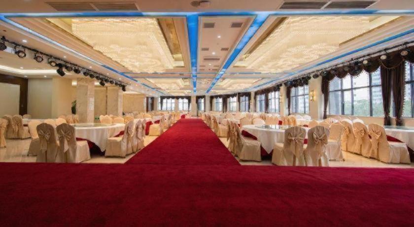 Echarm Hotel(Xiaogan Hanchuan Renmin Avenue Branch) 35/42