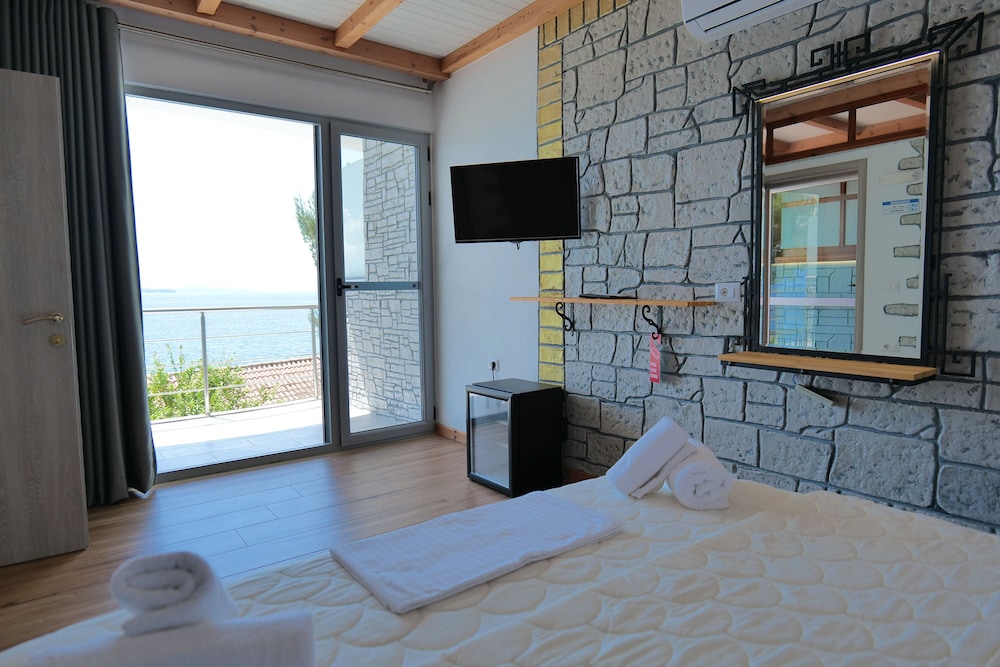 Oceanic Overview Suites 26/50