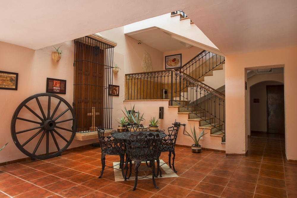 Hotel Del Gobernador 32/50