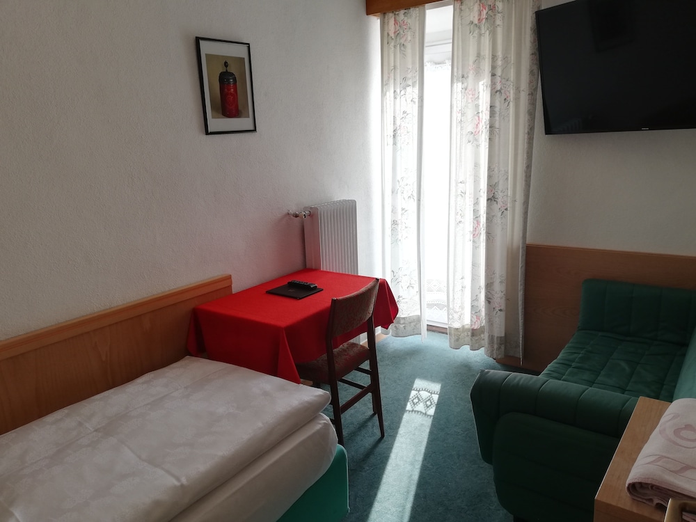 Hotel Rodes 28/68