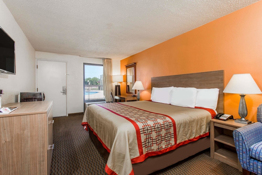 Days Inn by Wyndham Norfolk Airport 13/18