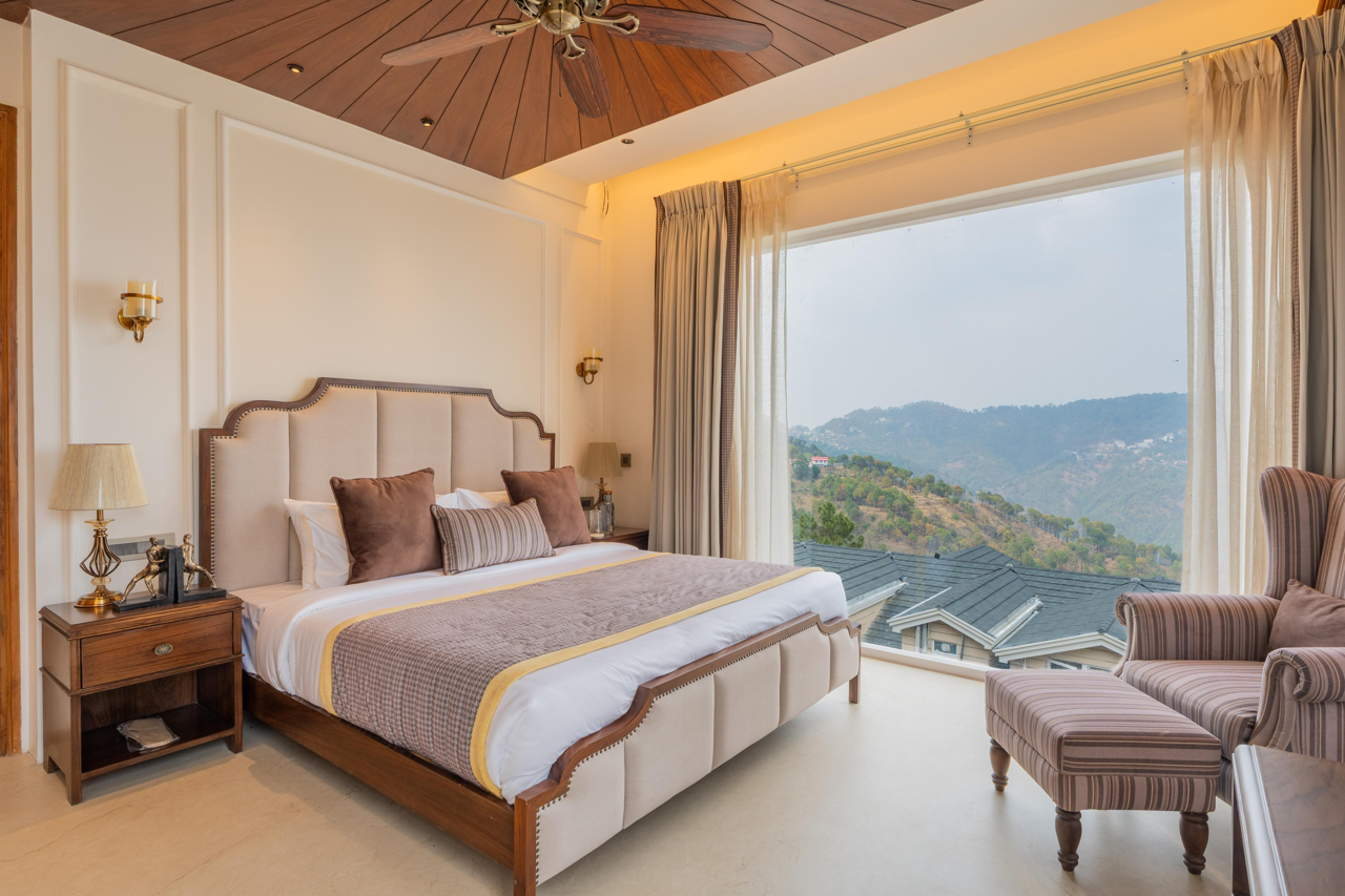 ELIVAAS Prive The Royce Rose Luxe Villa with Pool, Jacuzzi & Steam Room 6/20