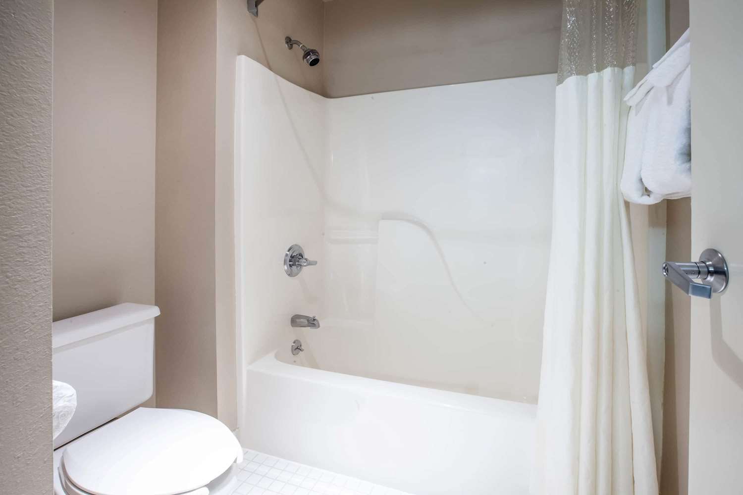 Baymont By Wyndham Mackinaw City 33/34