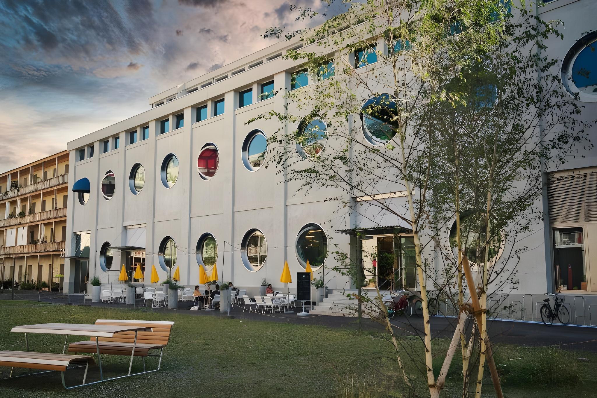 Silo Design and Boutique Hostel 6/28
