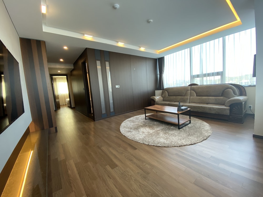 New Donghae Hotel 53/70