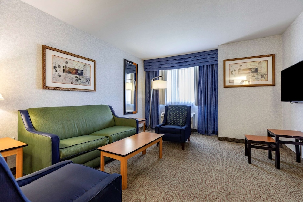 Quality Inn & Suites Denver International Airport 28/42