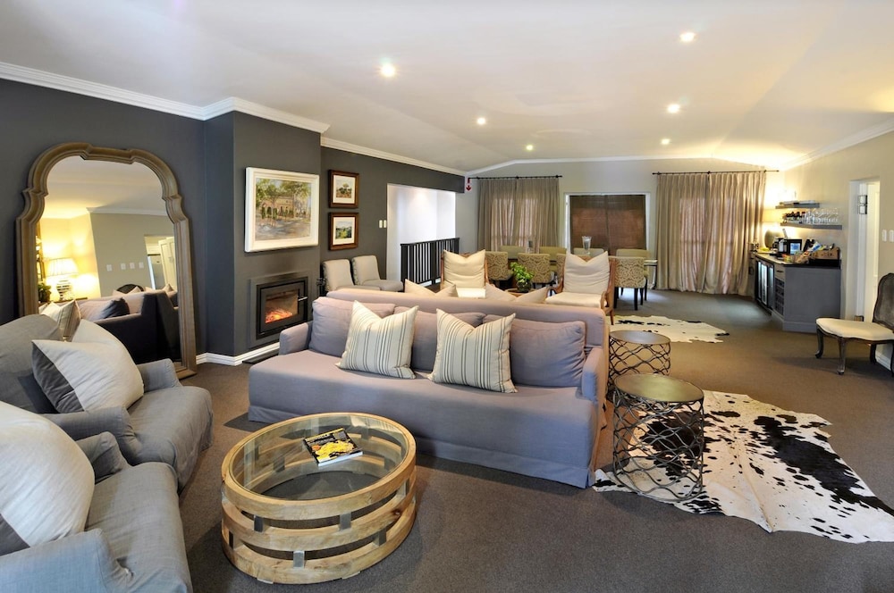 8A Grahamstown 19/33