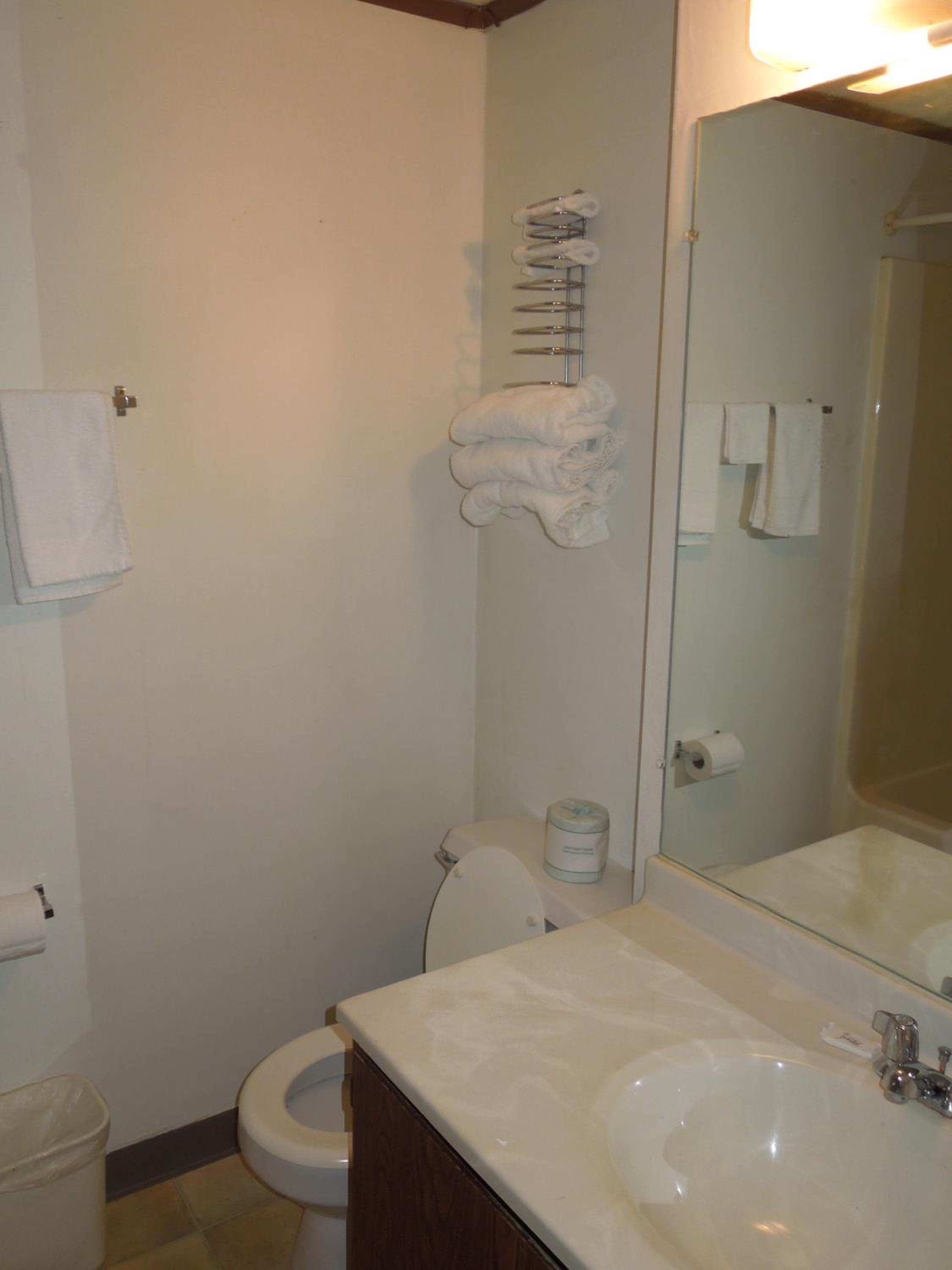 Xenia Country Inn 37/40