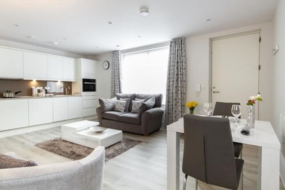 Citystay-Midsummer Mews 15/23
