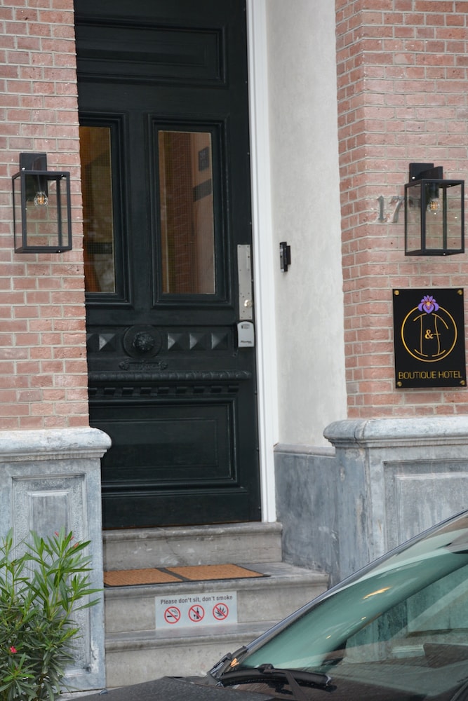 If boutique hotel 13/55