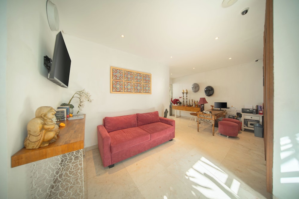 The Jimbaran Beach Villa by Ini Vie Hospitality 24/50