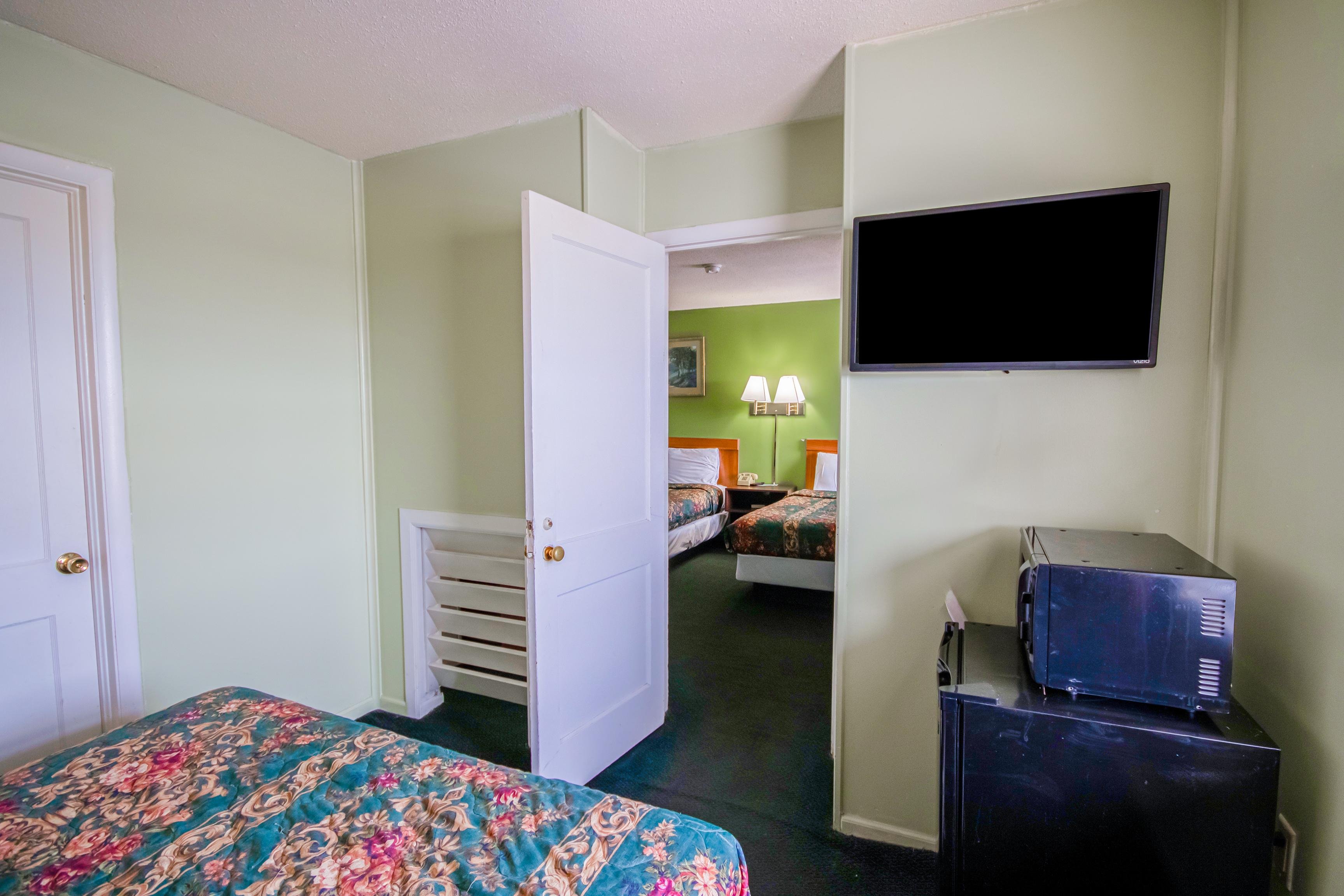 Travelier Motel 40/58