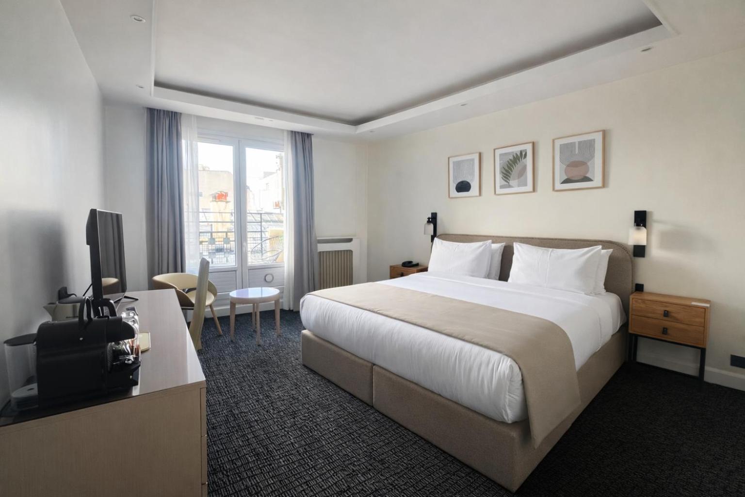 Deluxe, King Bed, Eiffel View