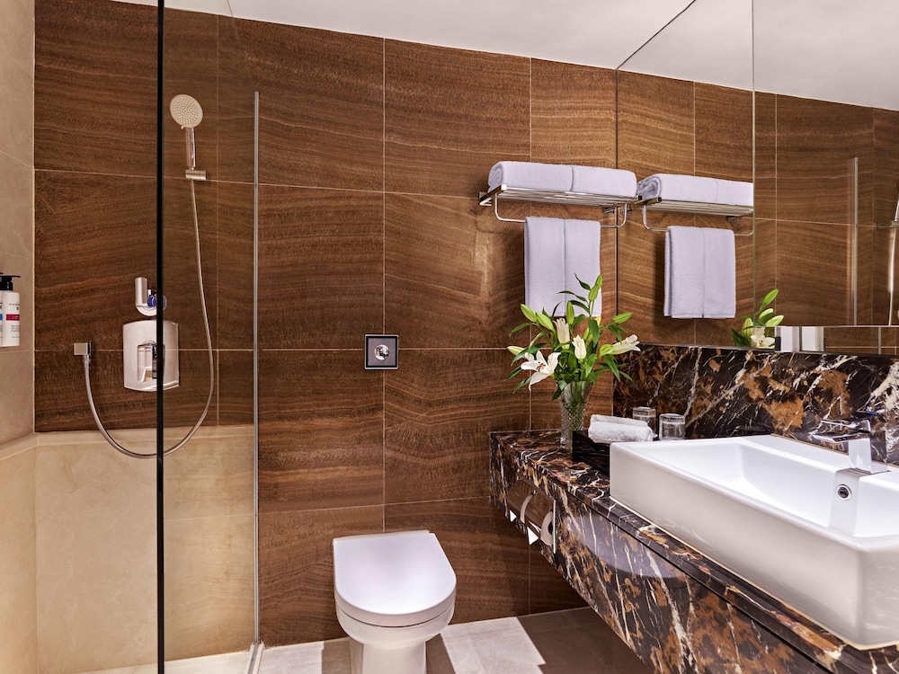 Pullman Singapore Orchard (ex Grand Park Orchard) 50/50