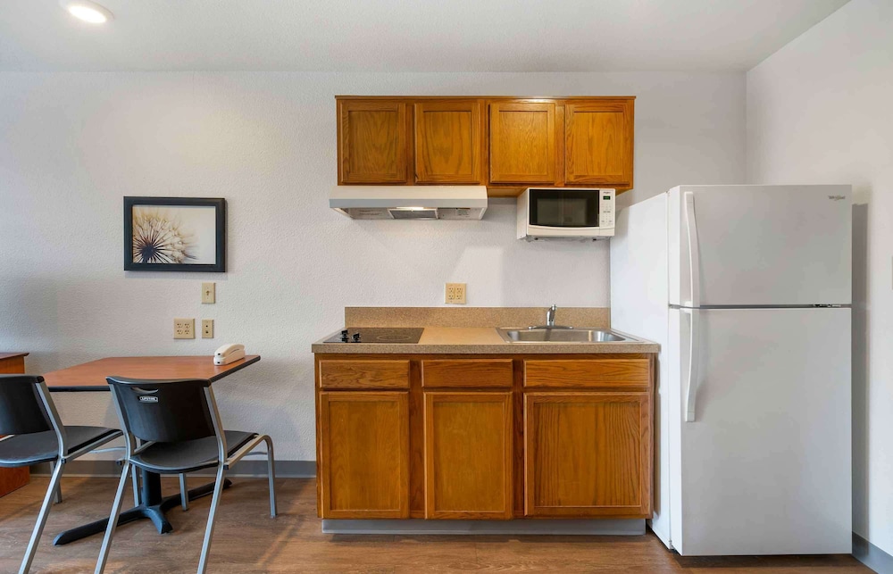Extended Stay America Select Suites Lakeland 34/42