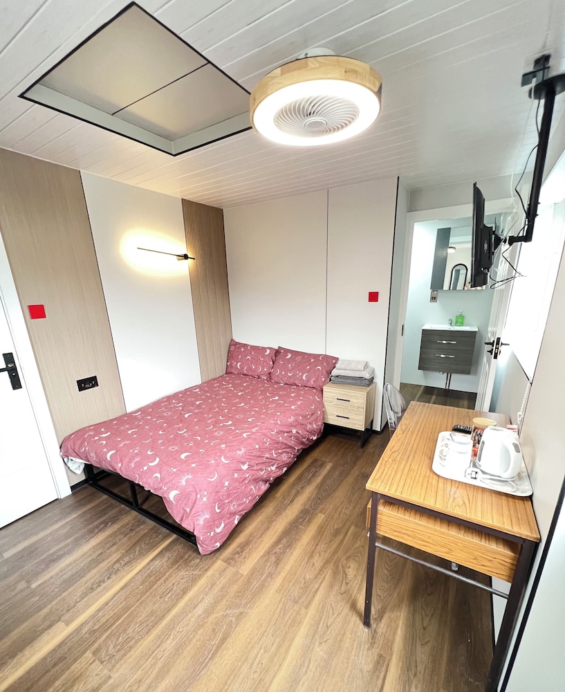OYO Welsh Holiday Accommodation - Modern Stay 13/32