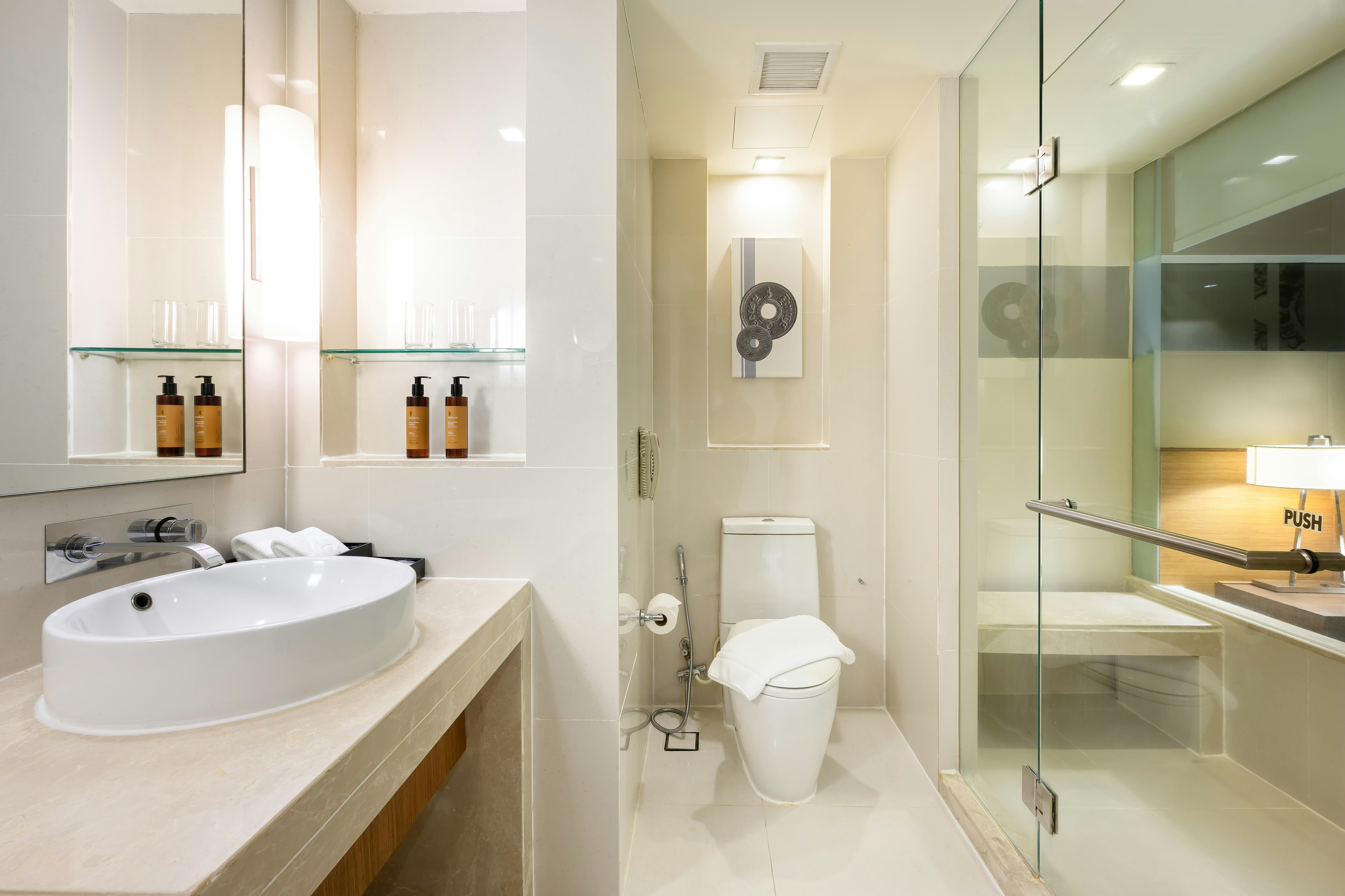 Centara Grand At Central Plaza Ladprao Bangkok 81/82
