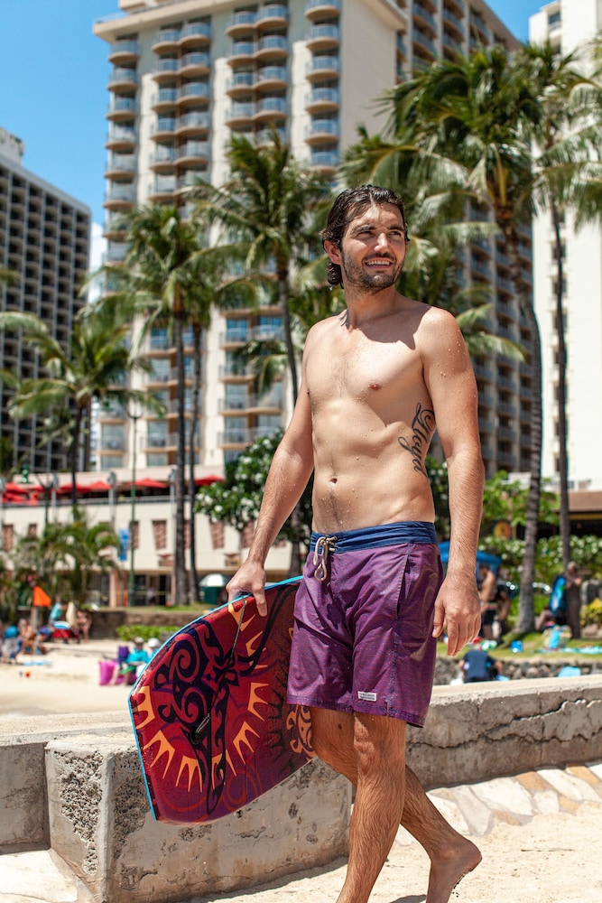 Vive Hotel Waikiki 69/77
