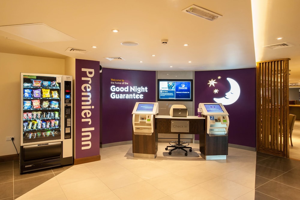 Premier Inn London Hendon (The Hyde) 6/36