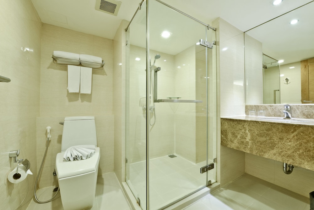Prestige Suites 13/42