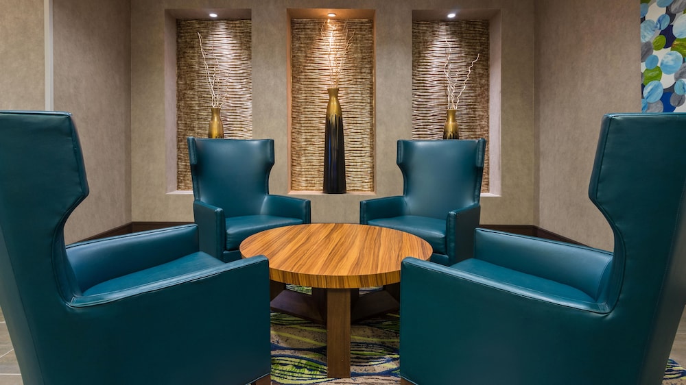 Holiday Inn Express & Suites Midland South I-20 43/69