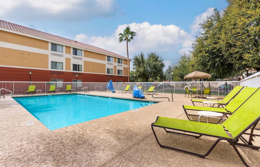 Extended Stay America Suites Phoenix - Scottsdale 49/52