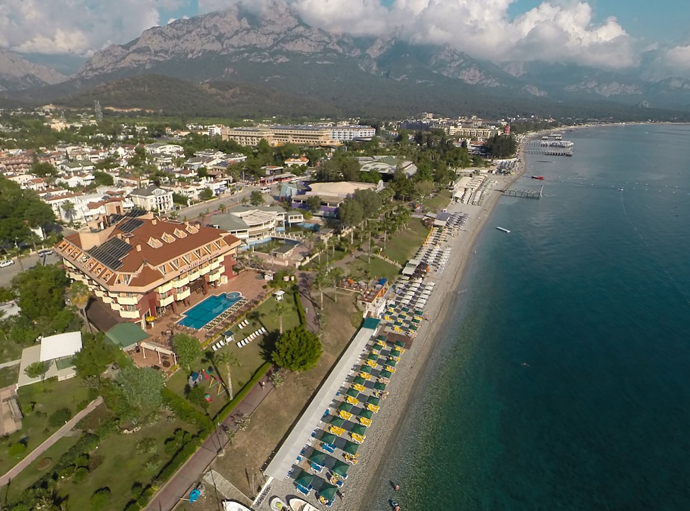 Valeri Beach Hotel 47/50
