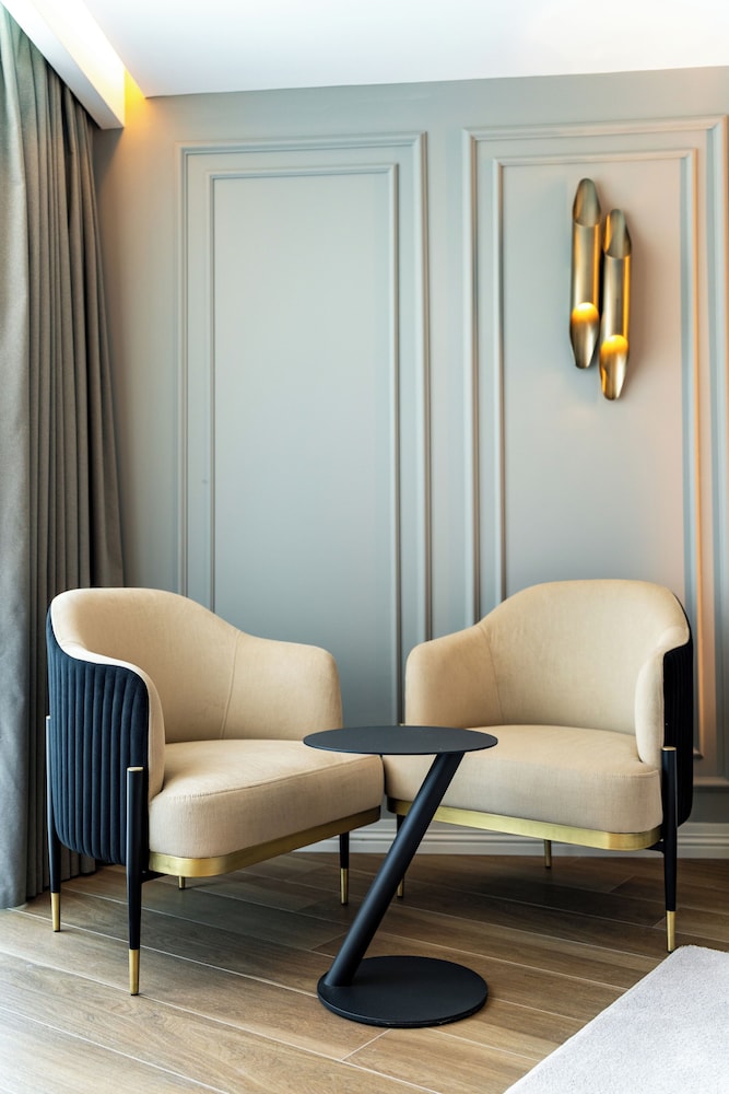 Qlusive Hotel 32/50