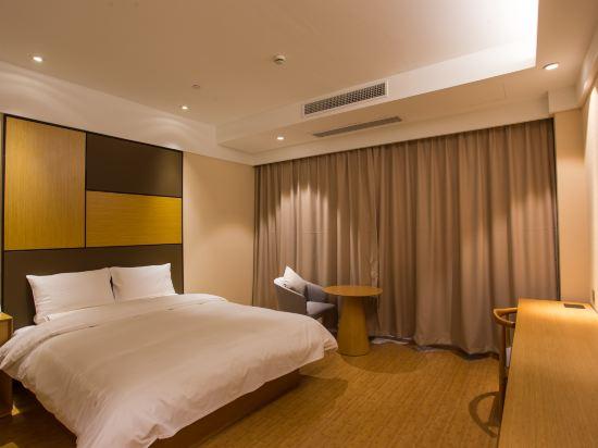 Superior, Queen Bed