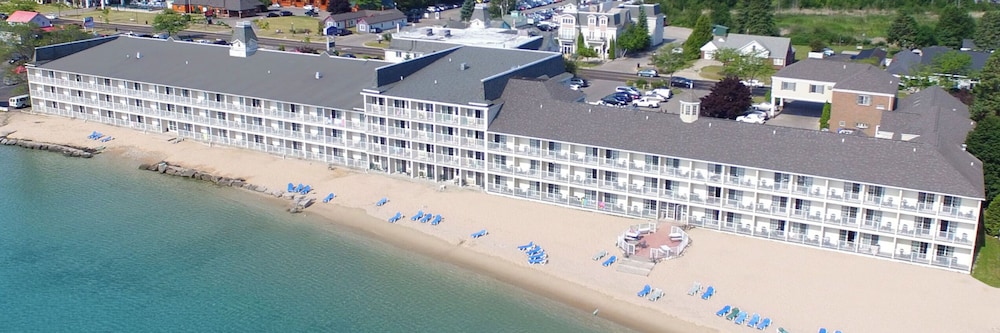 Hamilton Inn Select Beachfront 2/64