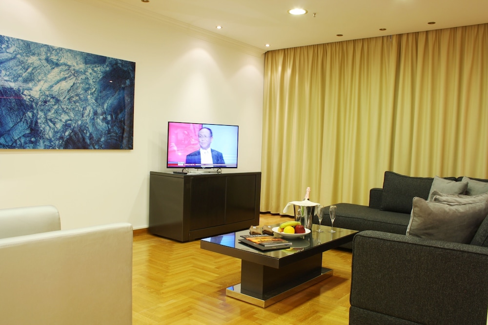 THEOXENIA HOUSE 27/44