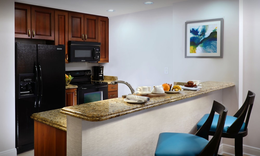 Naples Bay Resort 49/72