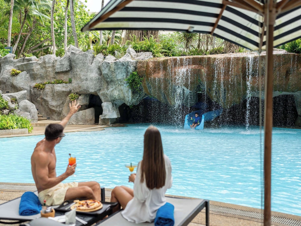 Pullman Phuket Karon Beach Resort 48/80