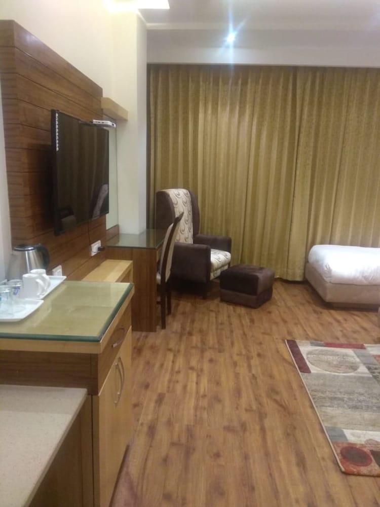 Csjs Inn By Krishna Group Of Hotels 32/50