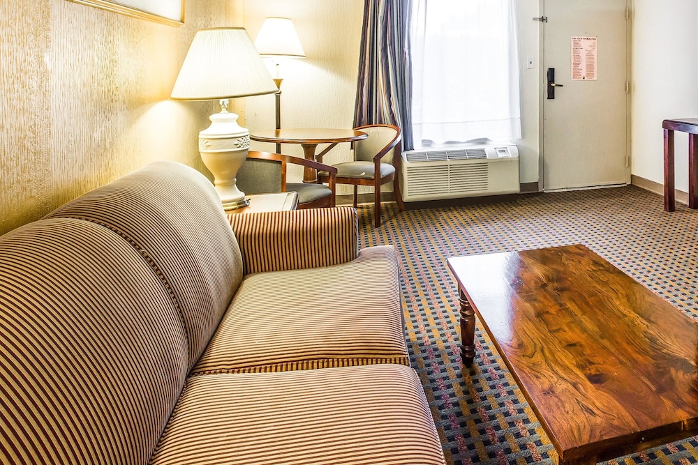 Rodeway Inn & Suites Carrollton, GA 26/42