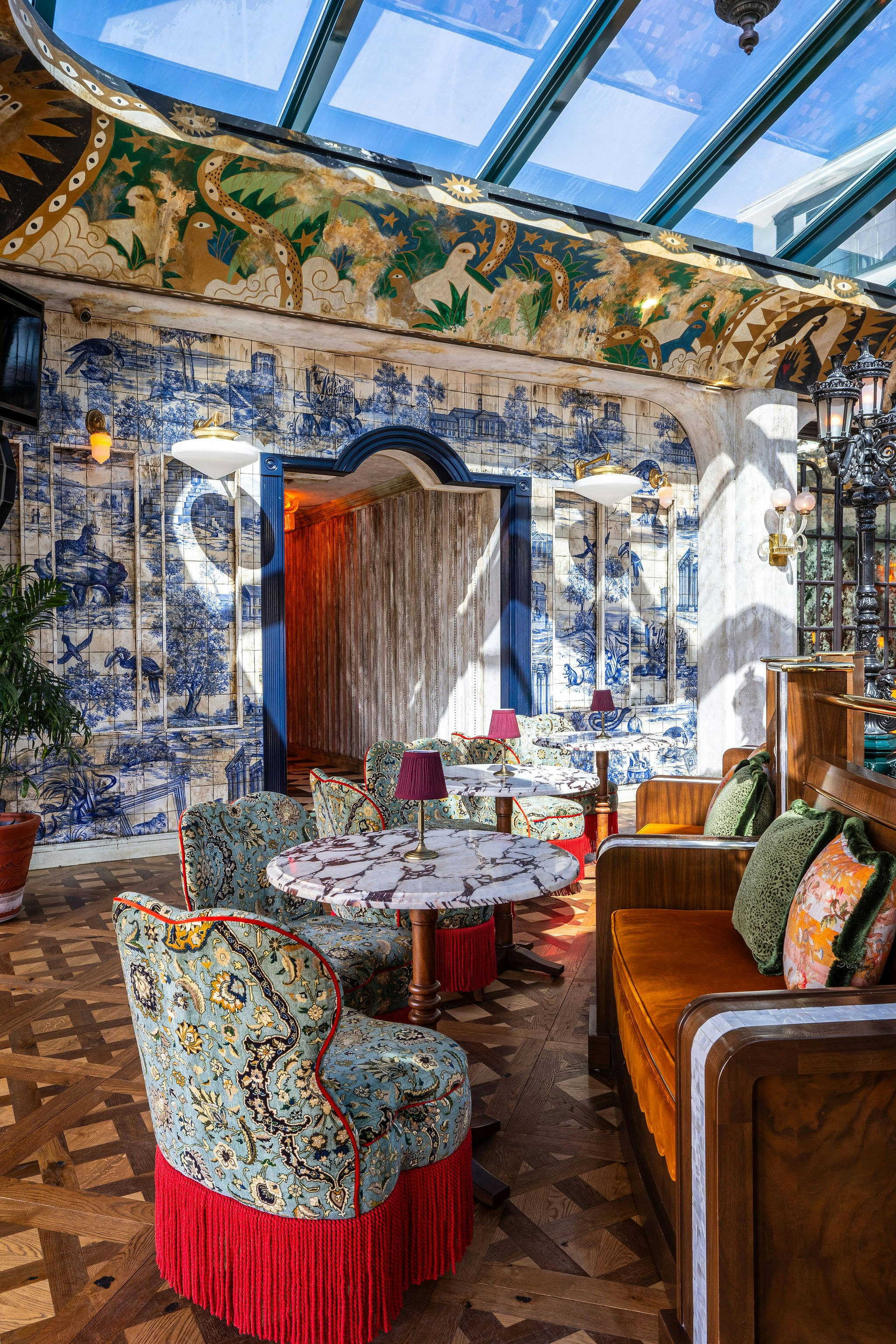 The Lafayette Hotel And Club 17/30