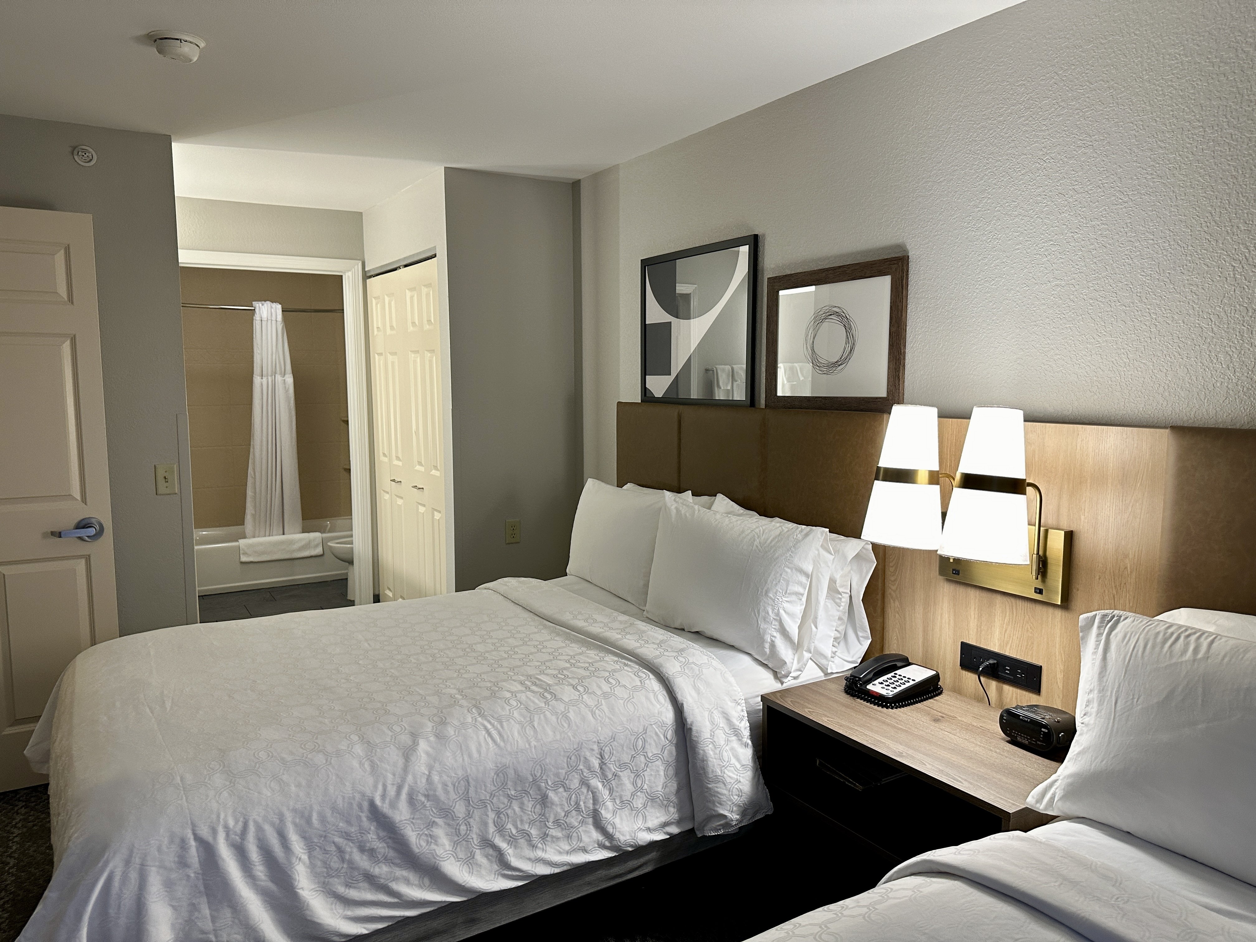 Staybridge Suites Milwaukee West-Oconomowoc 20/73
