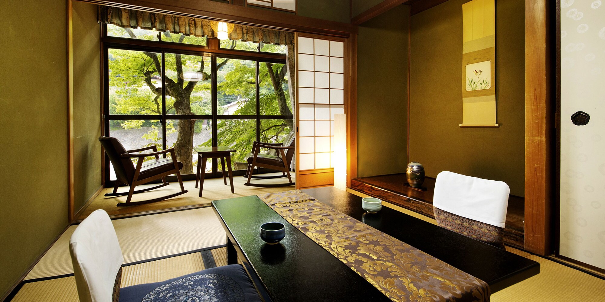 TRADITIONAL, TWIN BEDS, RIVER VIEW