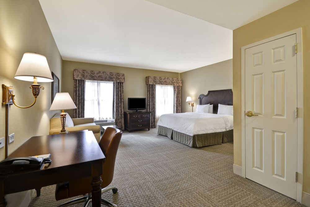 Hampton Inn and Suites Savannah Historic District 26/77