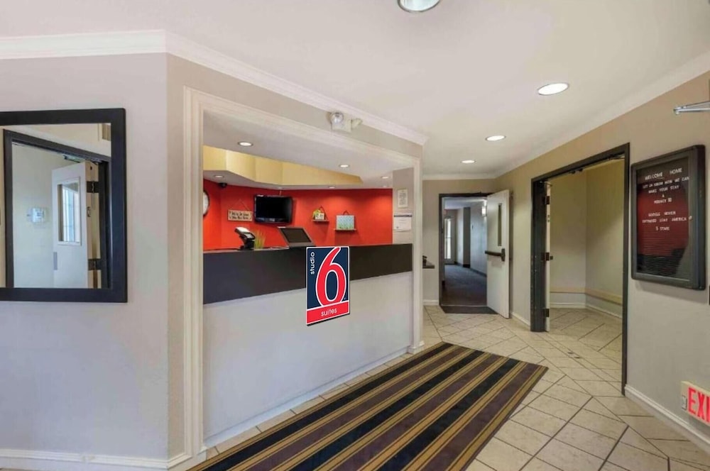 Studio6 Extended Stay Minneapolis Airport Eagan North MN 8/64