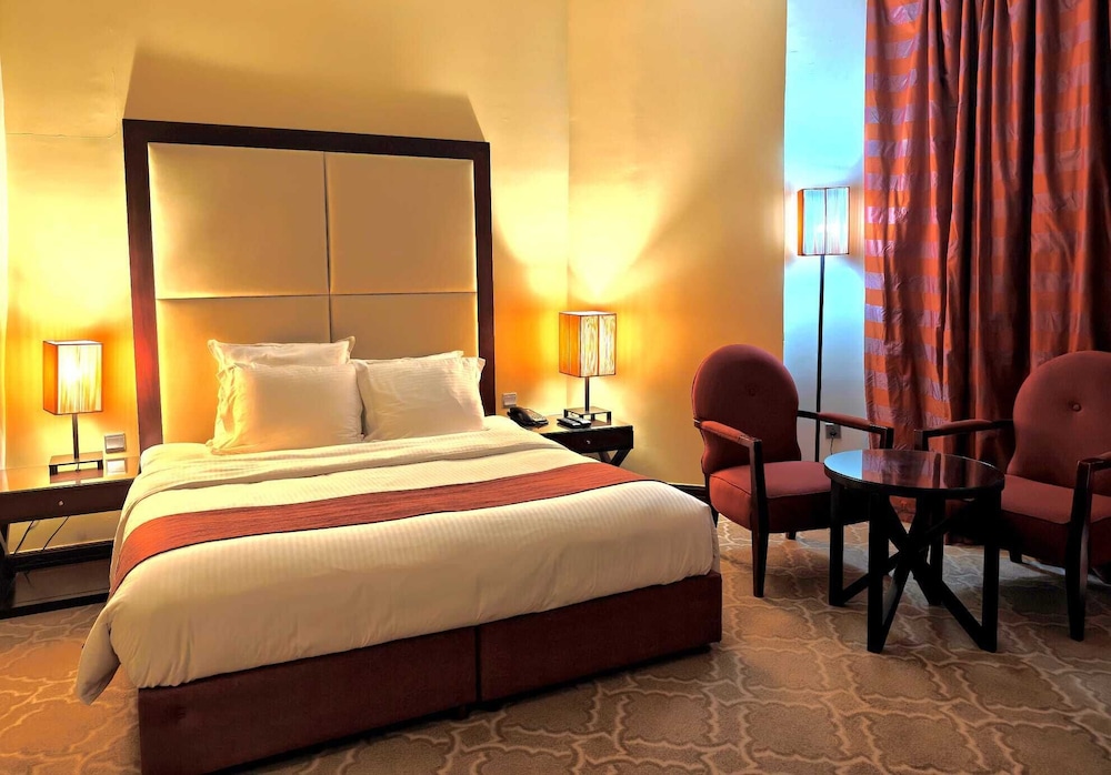 Grand Regal Hotel 15/60