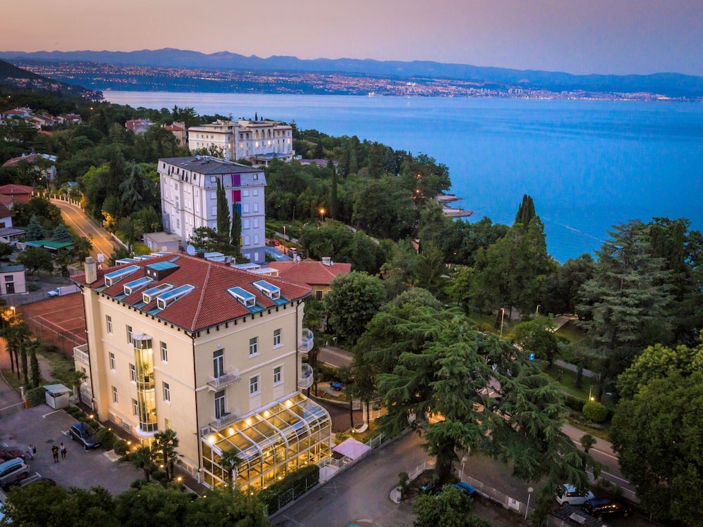Hotel Villa Eugenia 41/45