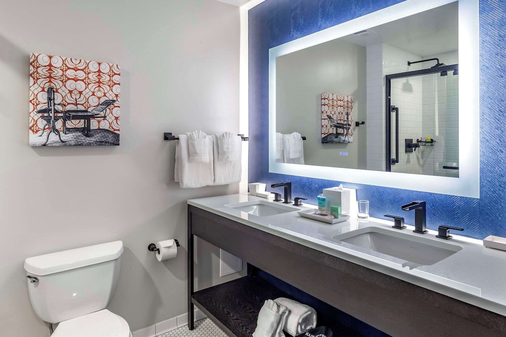 Hilton Vacation Club Hotel Blake Chicago 40/40