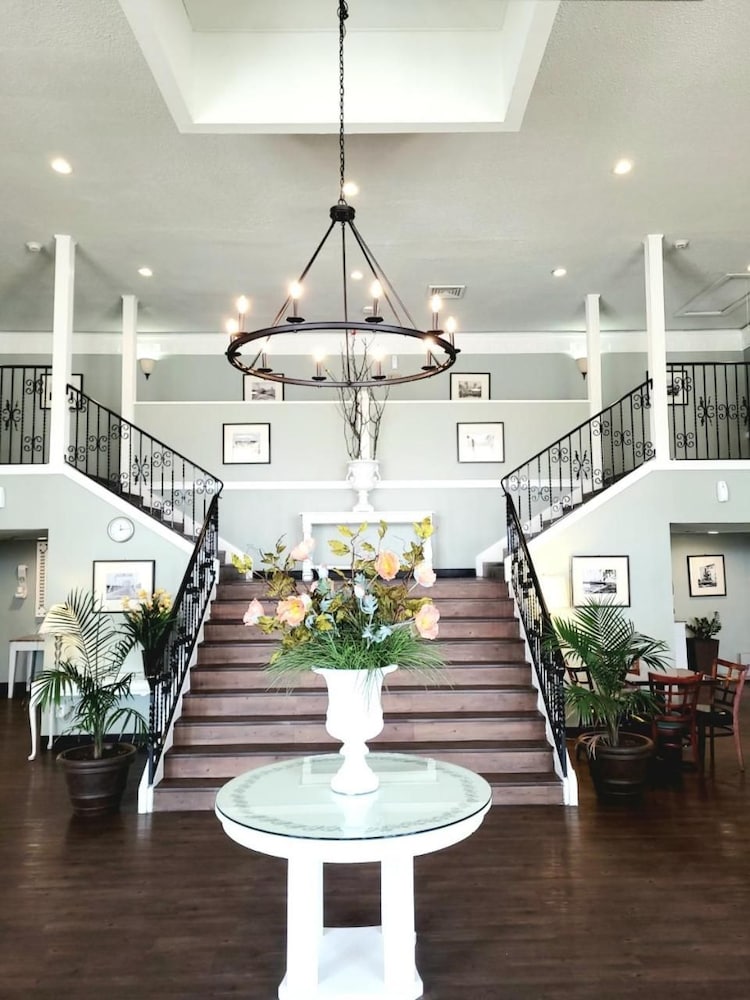 Best Price Motel & Suites 44/56