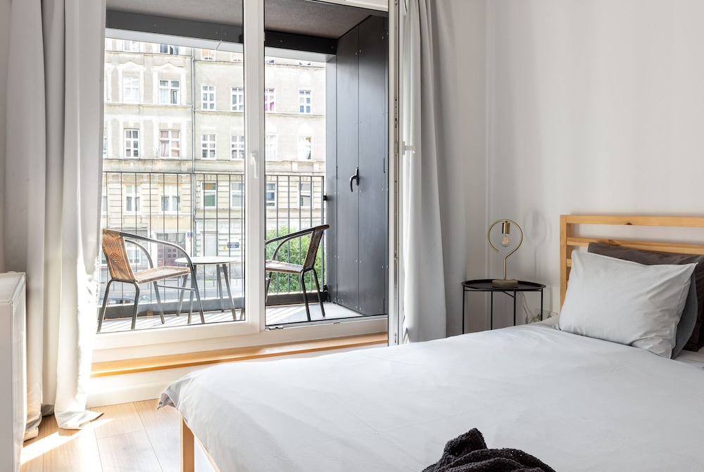 Suite, Balcony