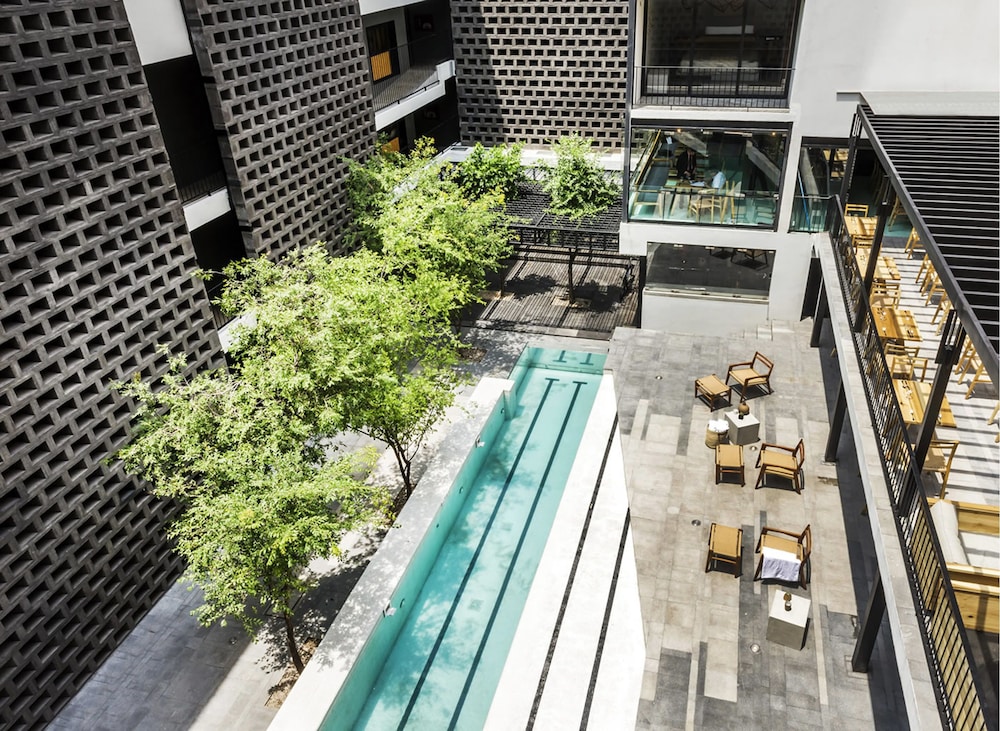 Carlota Hotel 43/50